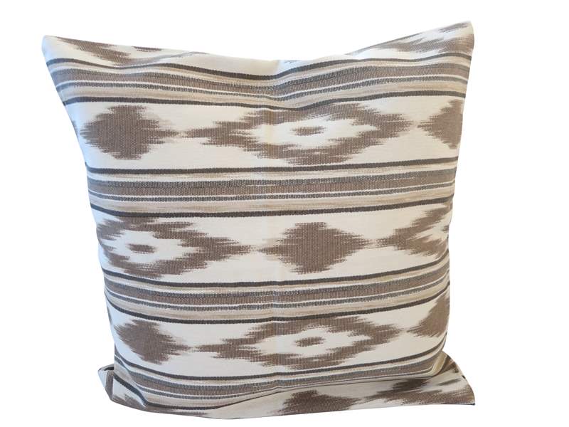 Kissenhülle IKAT Mallorquin braun 45x45
