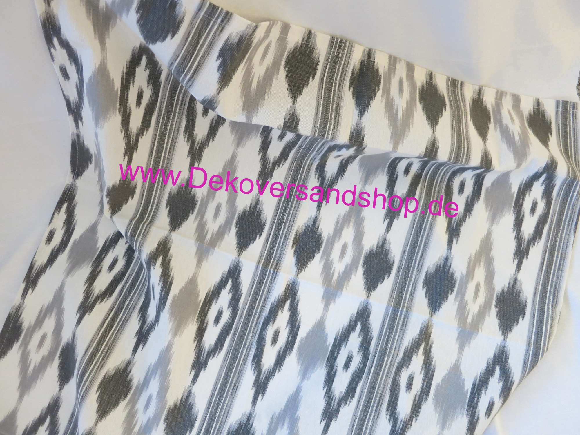 Tischdecke 80x80cm IKAT/Zungen-Muster GRIS/Grau